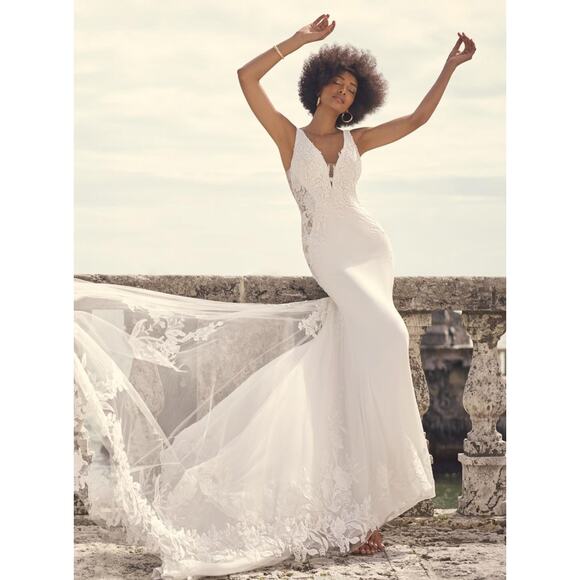 sottero and midgley alec lace mesh low back train wedding dress - Picture 10 of 12